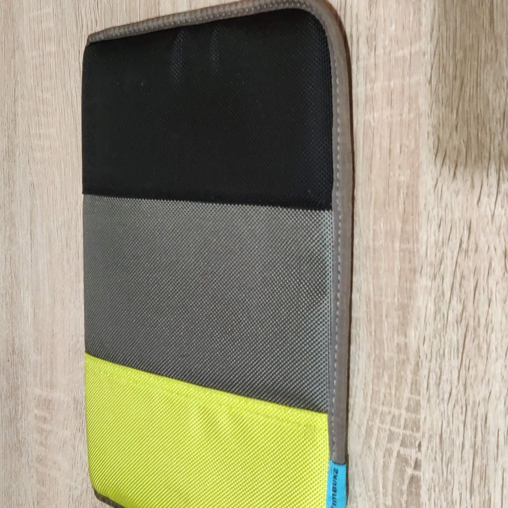 Timbuk2 tablet bag - Picture 2 of 2